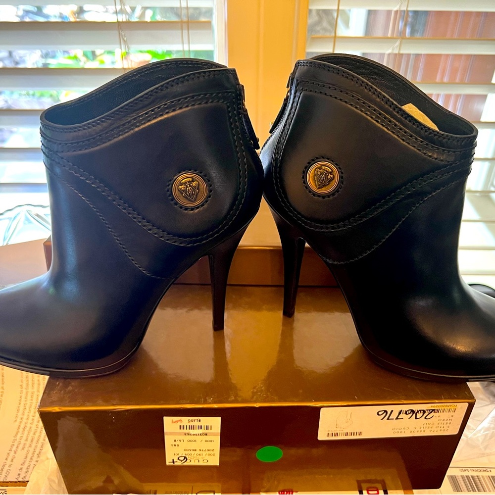 Gucci S.TTO Pelle's Cuoio betis calf ankle boots in "nero" size 6.5 Brand New